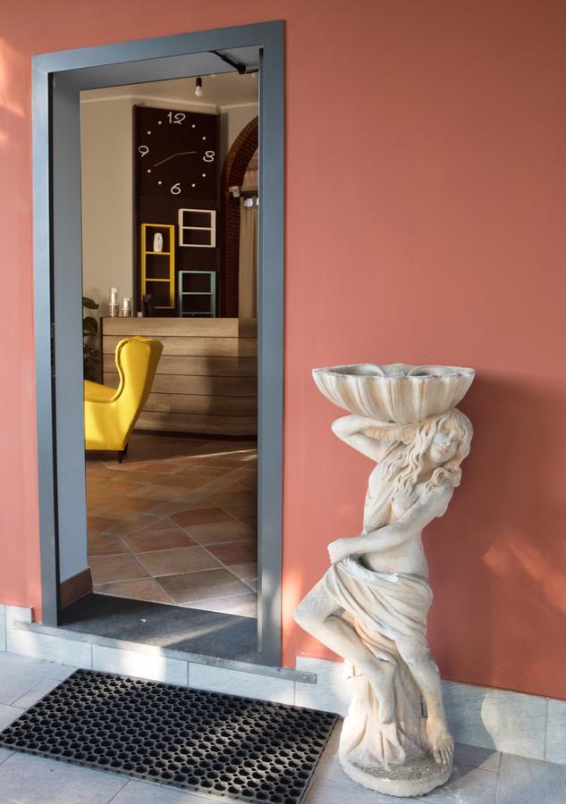 My Svago Hotel Mariglianella Bagian luar foto